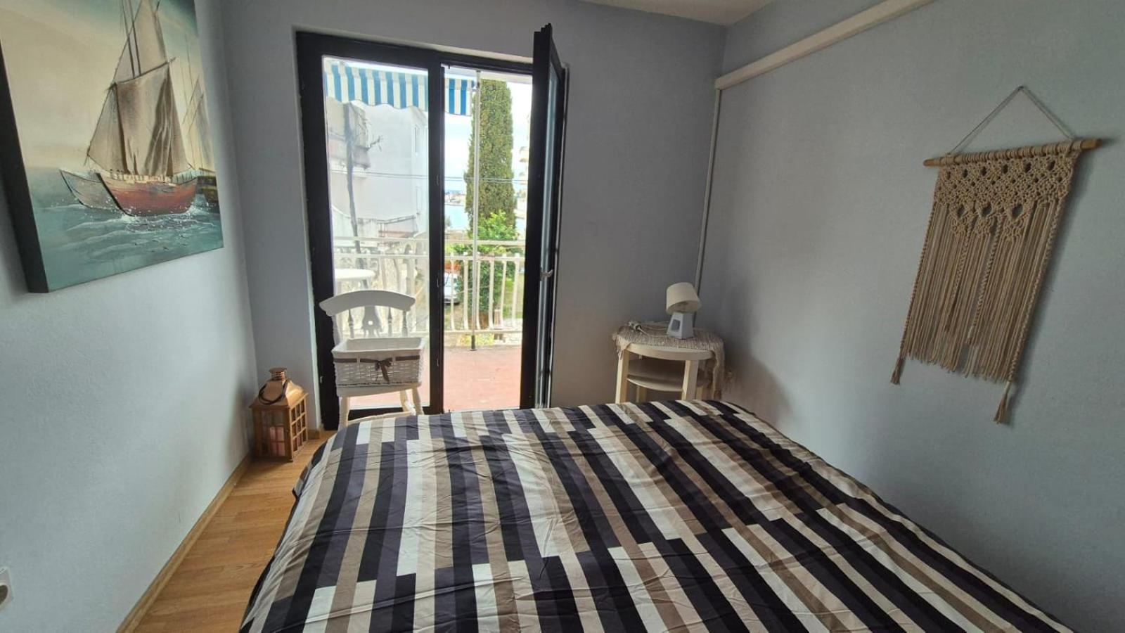 Apartment Bunjo'S Beach House Trogir Exterior photo