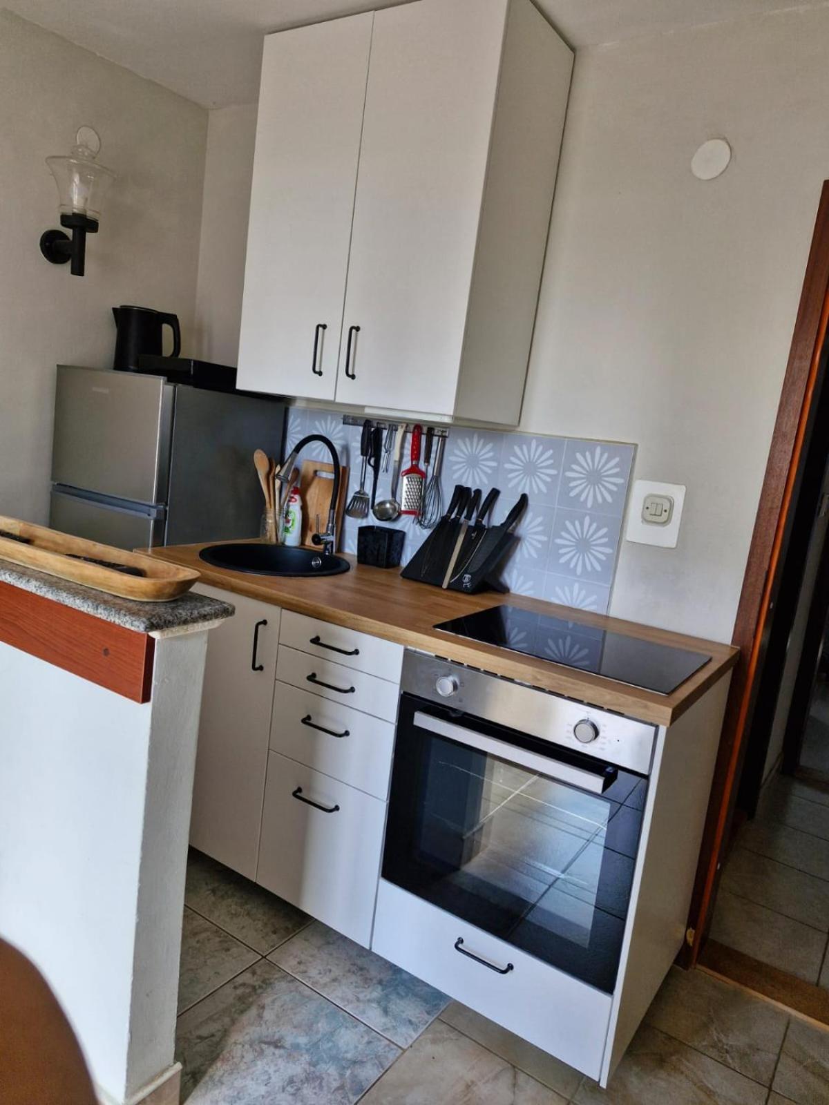 Apartment Bunjo'S Beach House Trogir Exterior photo